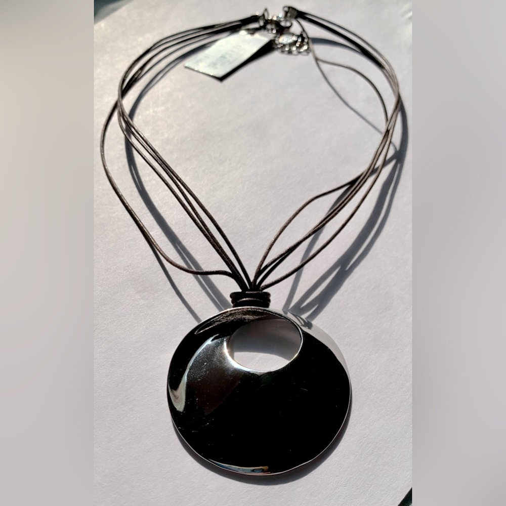 COPY - 🥈Cookie Lee Circle Pendant Necklace with 4 Removable Faux Leather Stran… - Picture 7 of 10
